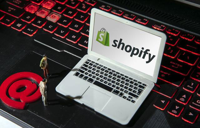 定制外貿獨立站商城和選擇Shopify建站大比拼，一擼到底！